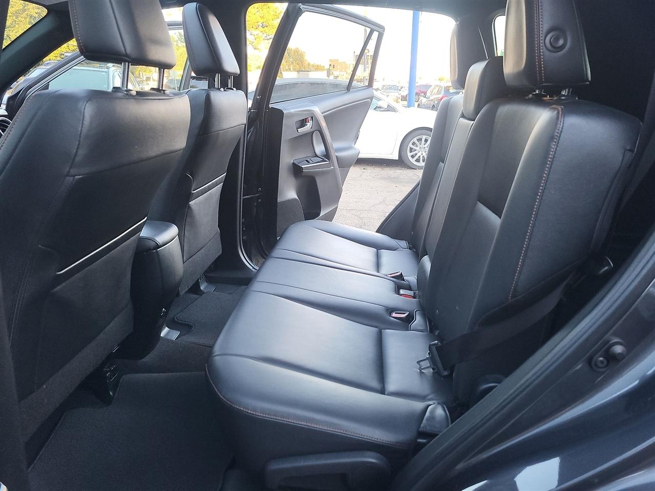 Toyota RAV4 SE 4WD 2016