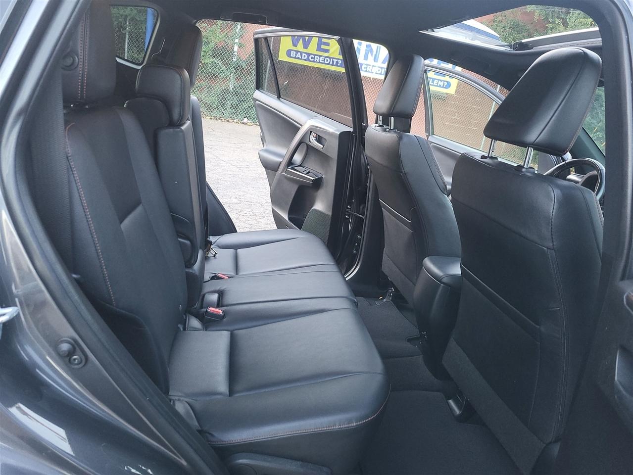 Toyota RAV4 SE 4WD 2016