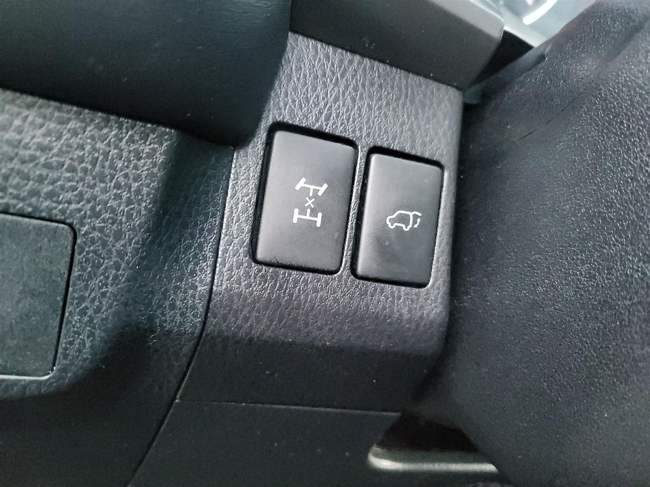 Toyota RAV4 SE 4WD 2016