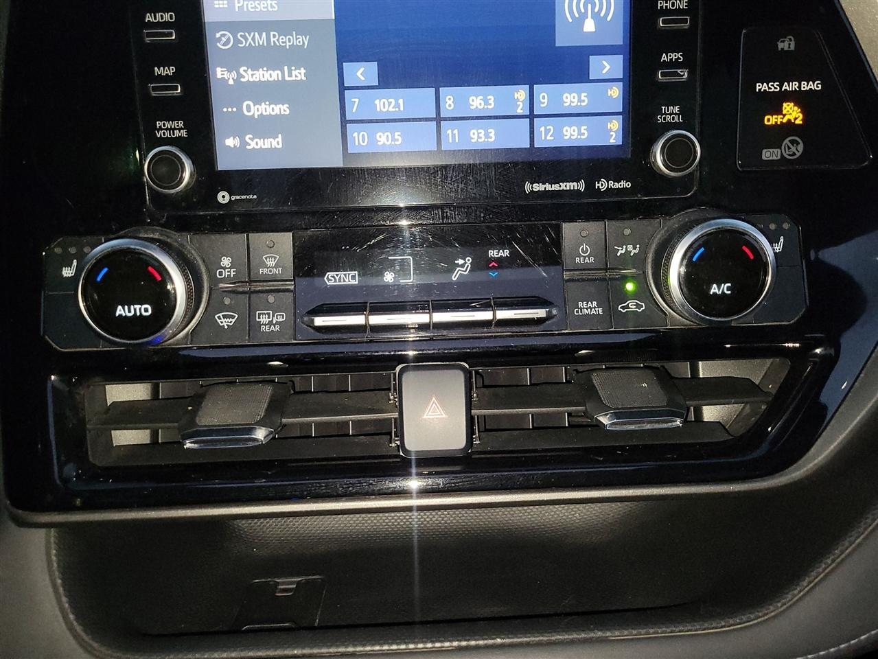 Toyota Highlander  2021