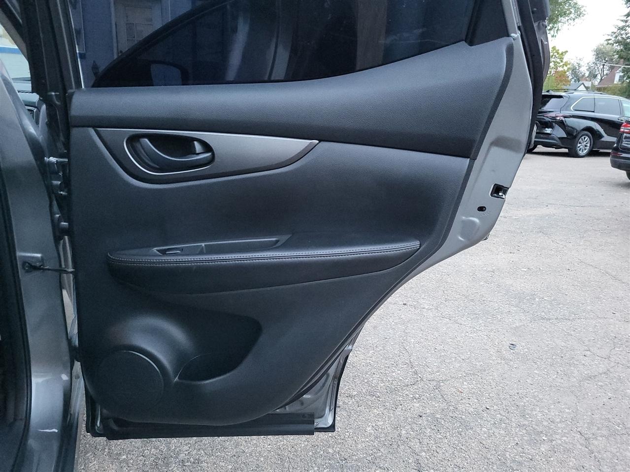 Nissan Rogue Sport S 2018