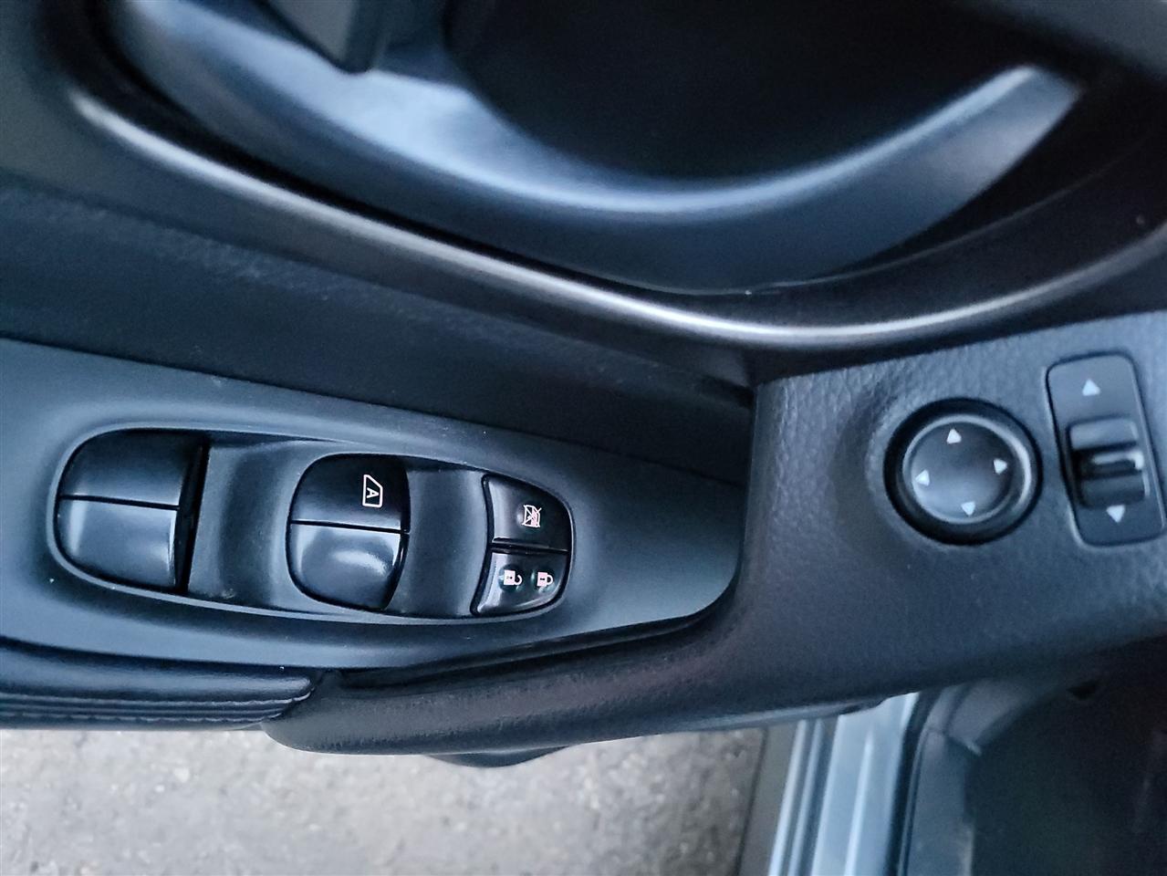 Nissan Rogue Sport S 2018