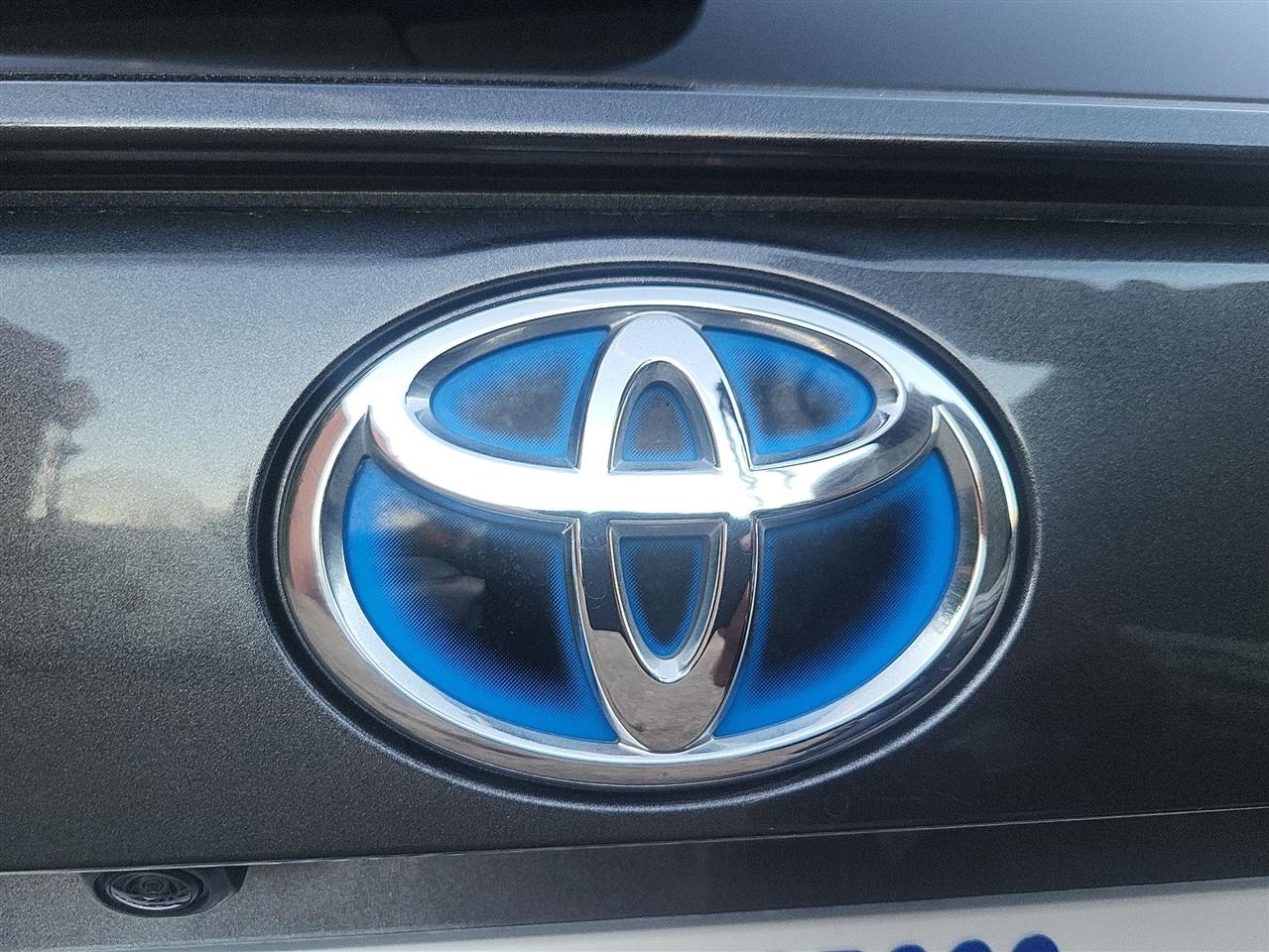 Toyota RAV4 Hybrid LE 2022
