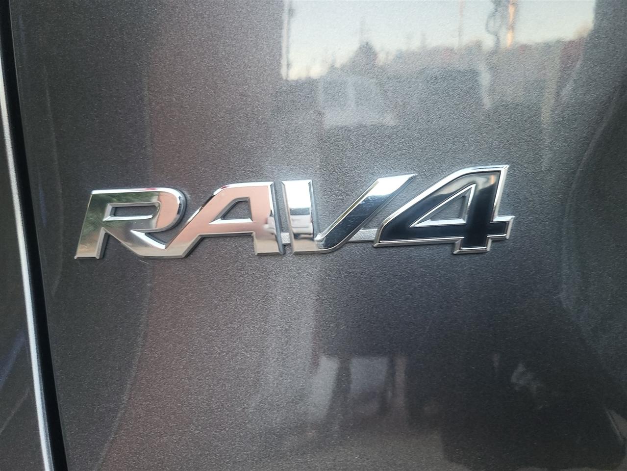 Toyota RAV4 Hybrid LE 2022