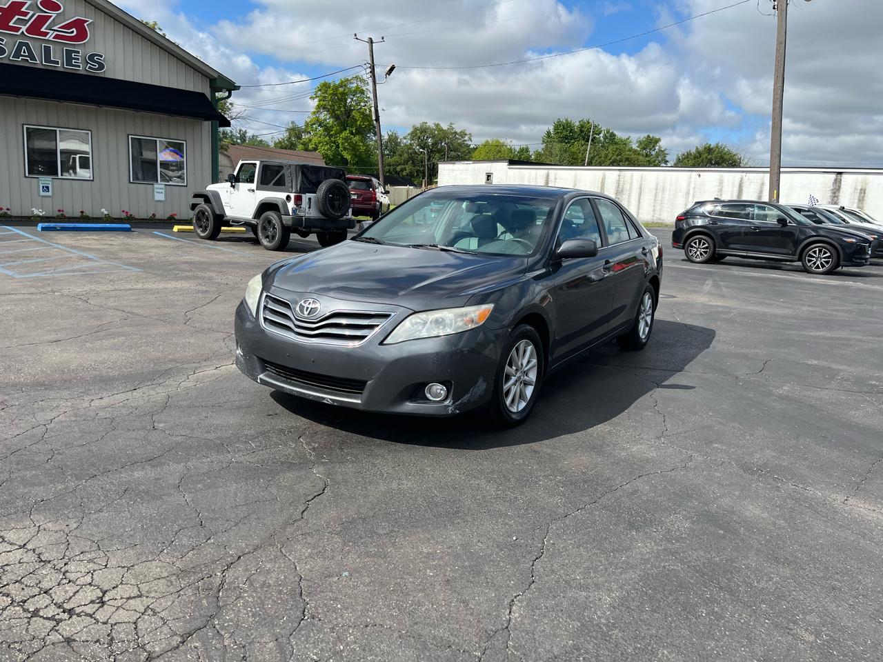 Toyota Camry Base 6-Spd AT 2011