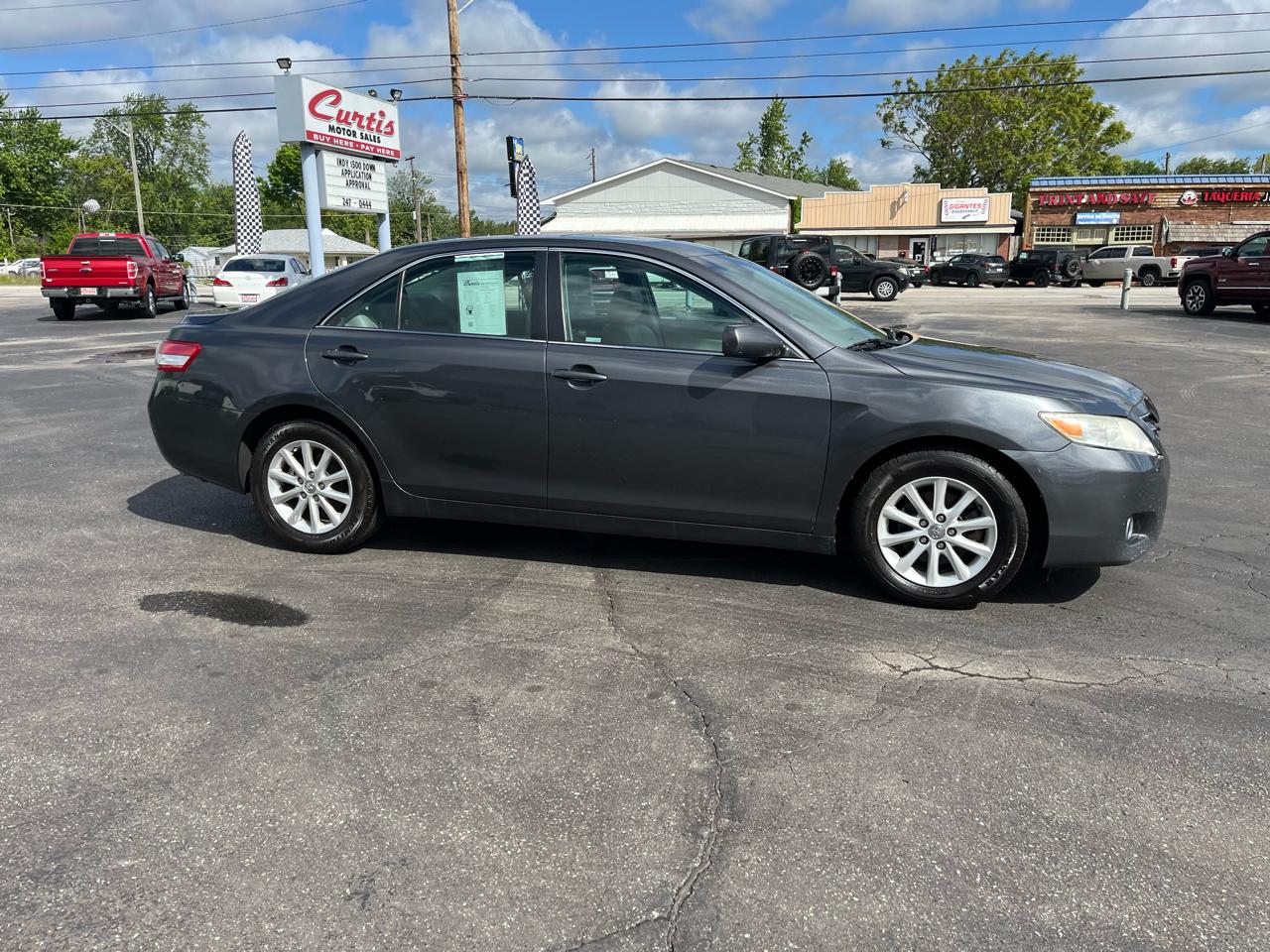 Toyota Camry Base 6-Spd AT 2011