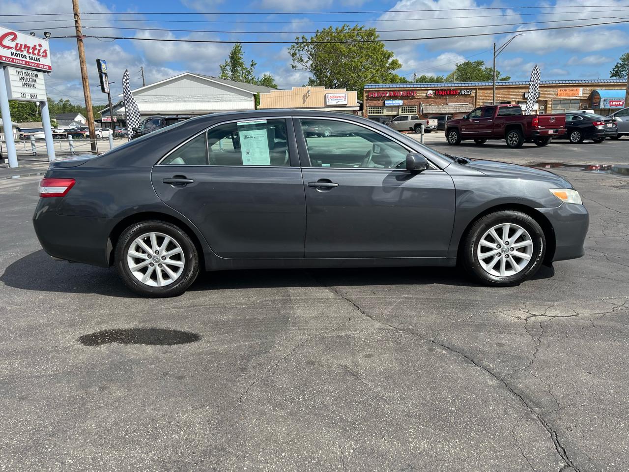 Toyota Camry Base 6-Spd AT 2011