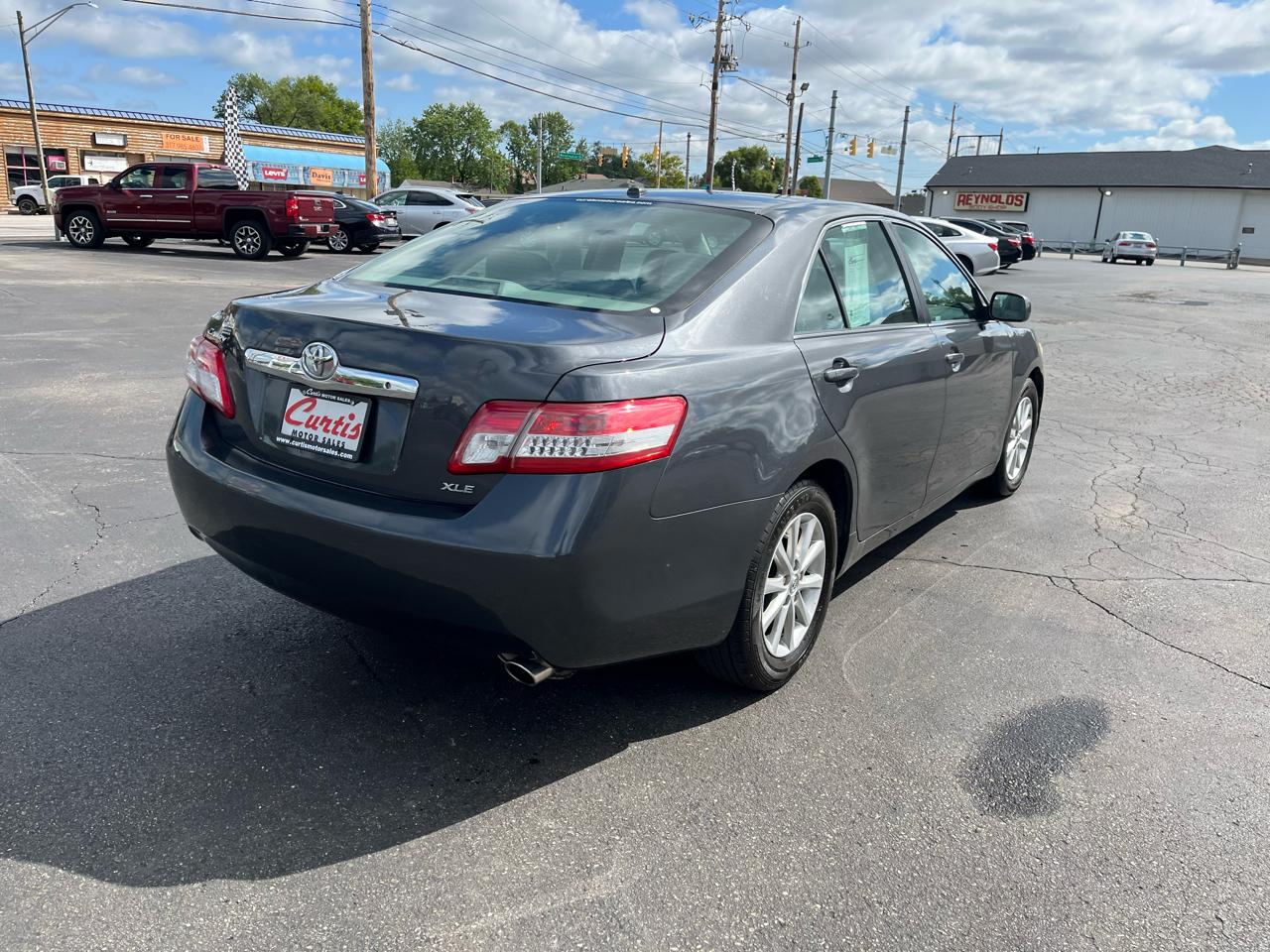 Toyota Camry Base 6-Spd AT 2011