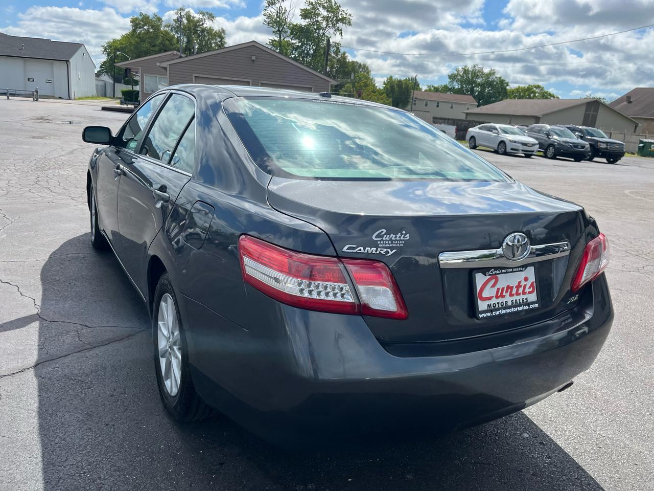 Toyota Camry Base 6-Spd AT 2011