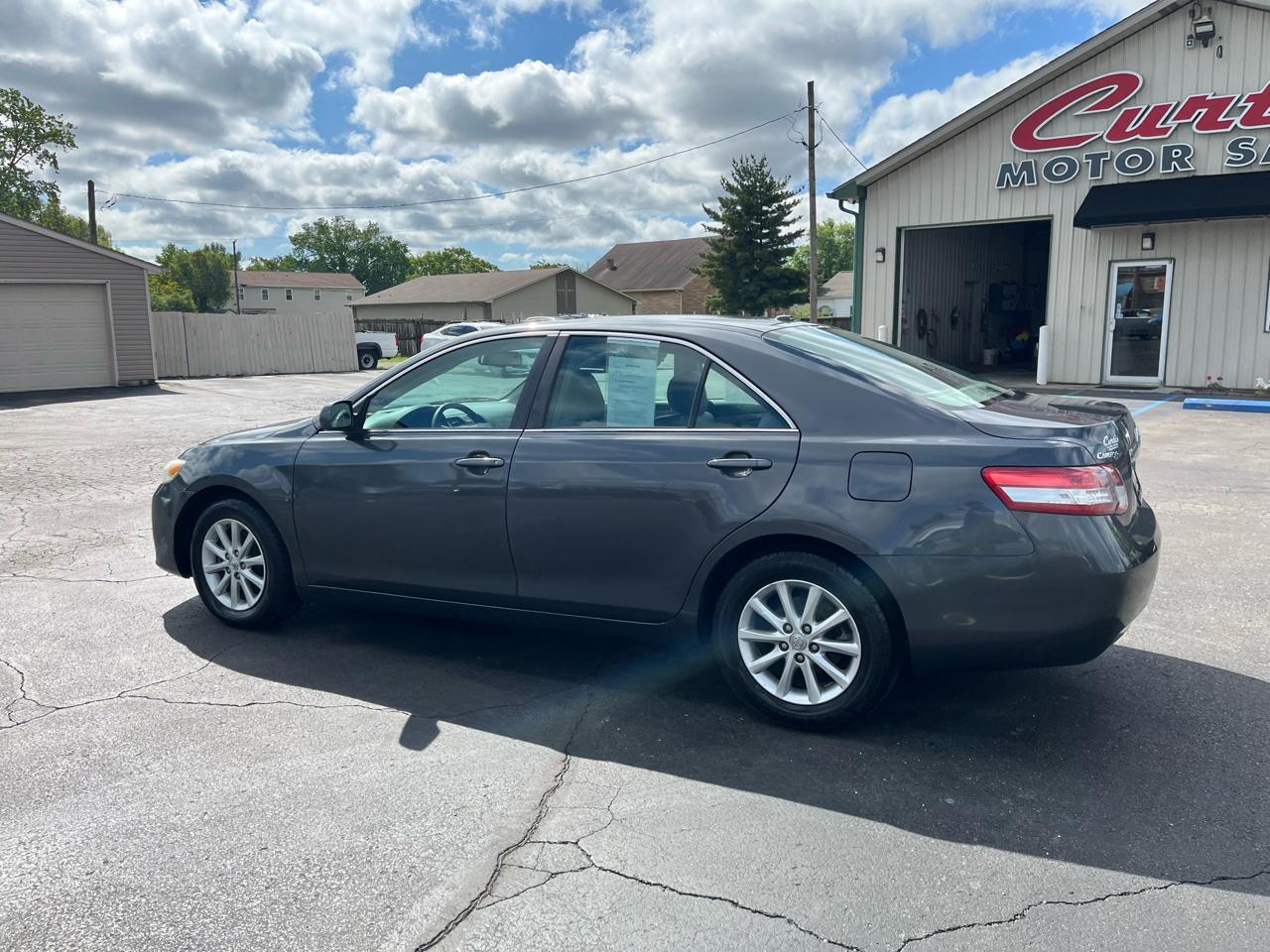 Toyota Camry Base 6-Spd AT 2011