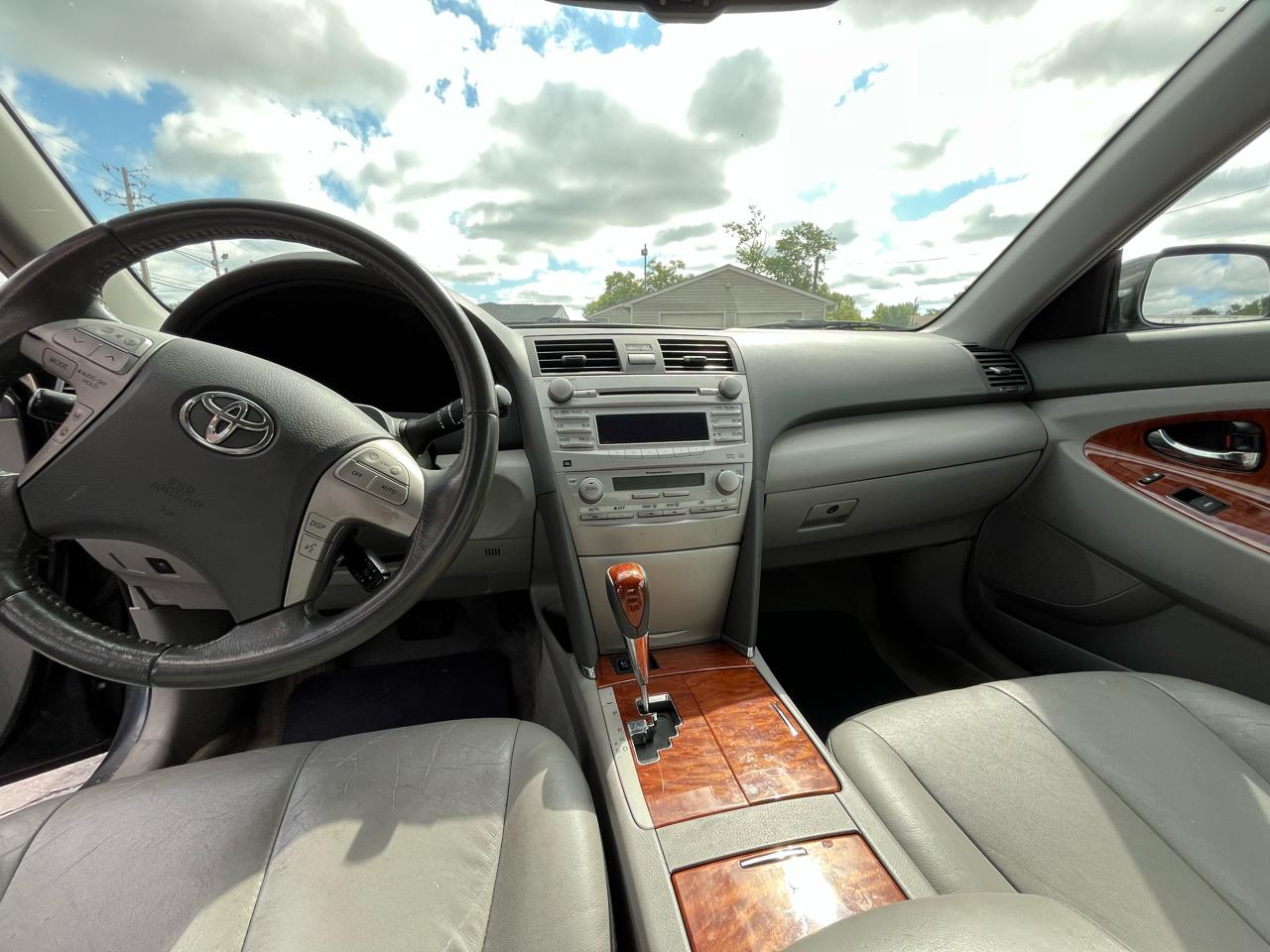 Toyota Camry Base 6-Spd AT 2011