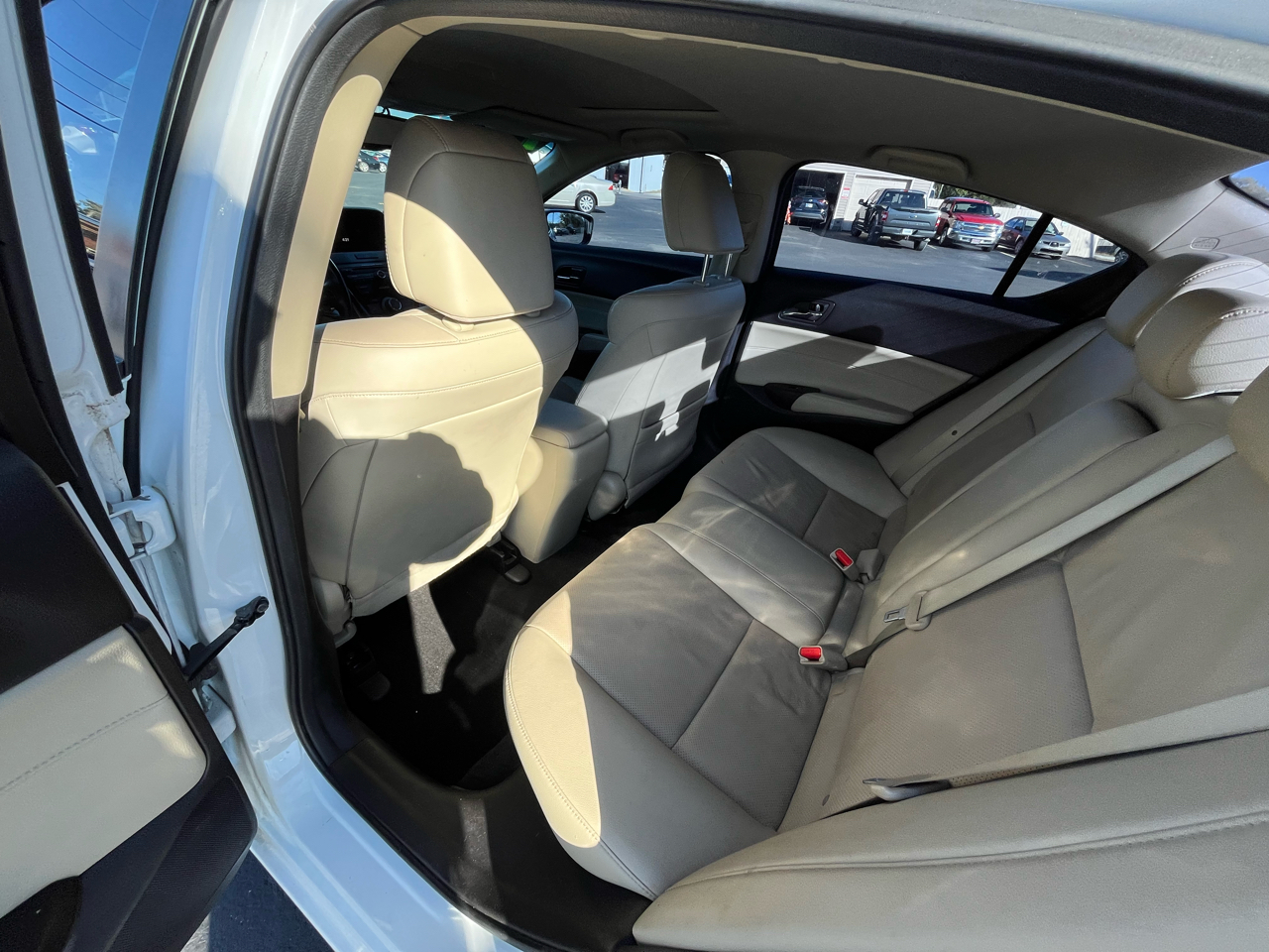 Acura ILX 5-Spd AT w/ Premium Package 2013 Acura ILX 5-Spd AT w/ Premium Package 2013