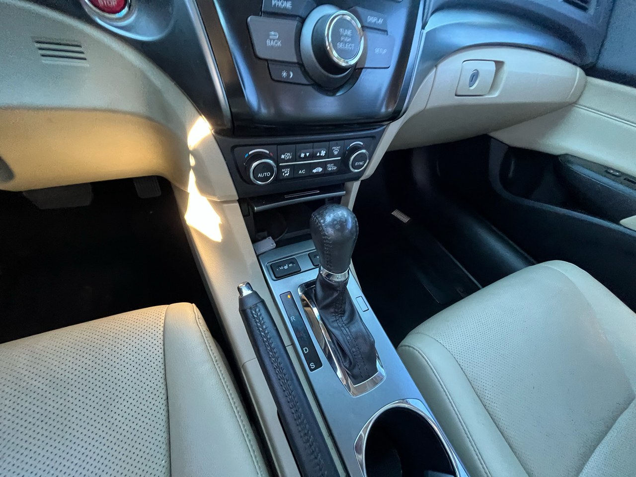 Acura ILX 5-Spd AT w/ Premium Package 2013 Acura ILX 5-Spd AT w/ Premium Package 2013