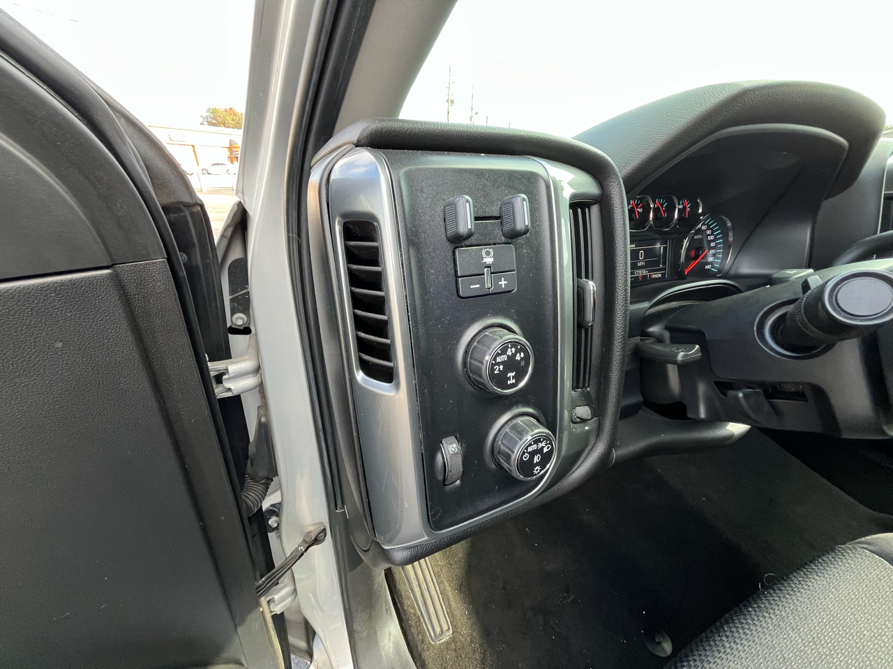 Chevrolet Silverado 1500 LT Crew Cab Long Box 4WD 2015 Chevrolet Silverado 1500 LT Crew Cab Long Box 4WD 2015