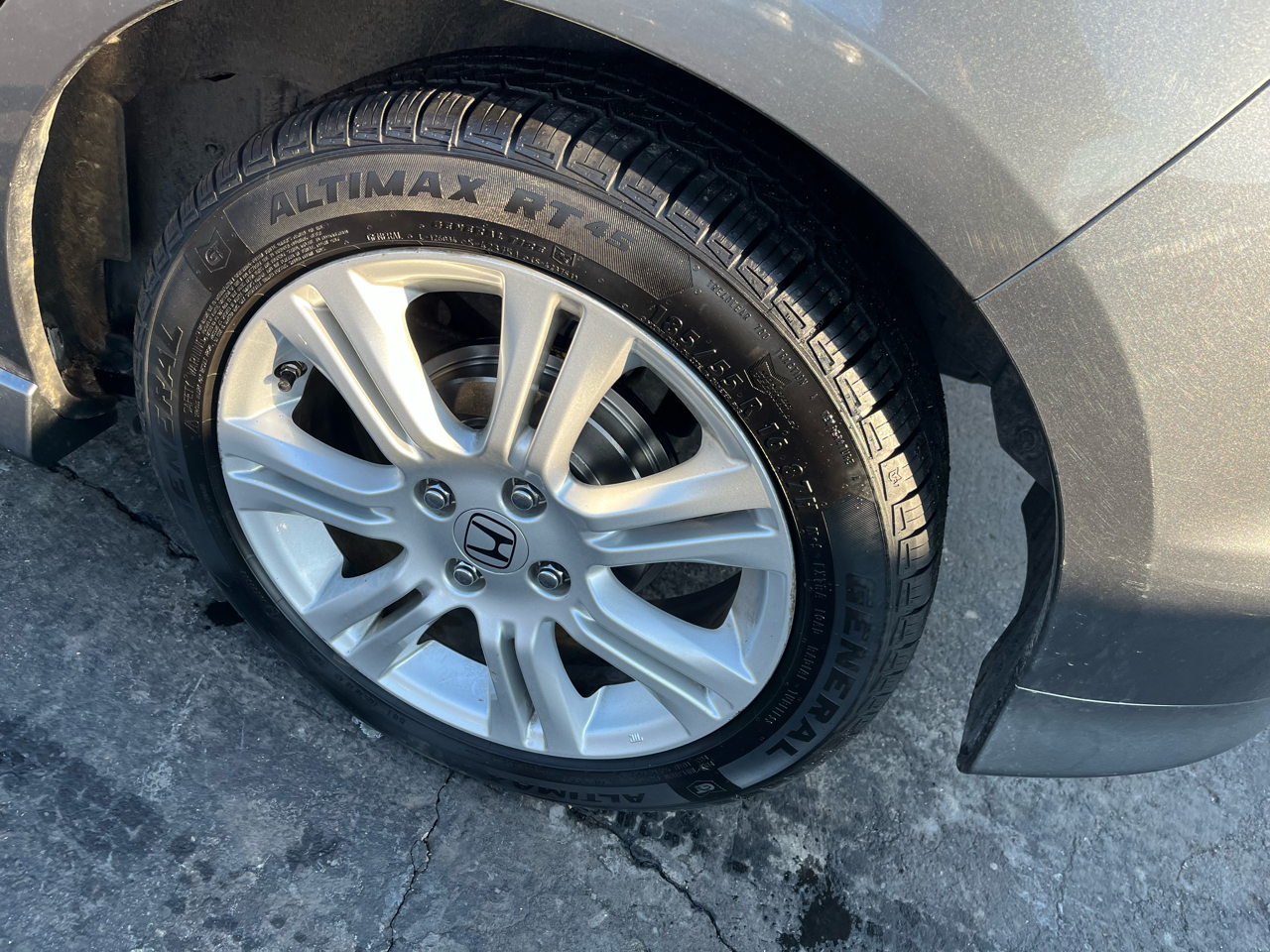 Honda Fit Sport 5-Speed AT 2011