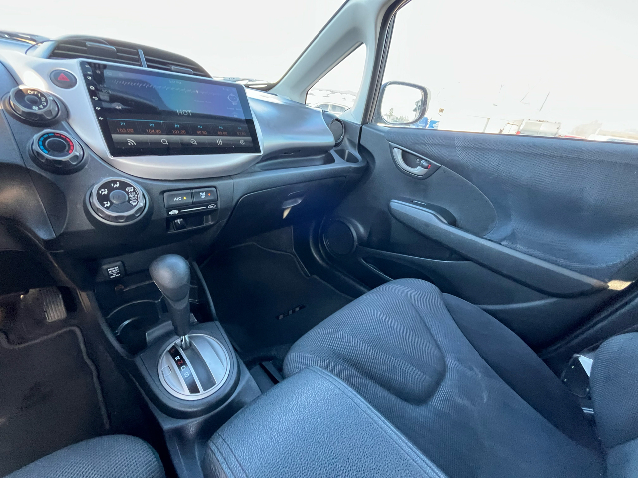 Honda Fit Sport 5-Speed AT 2011