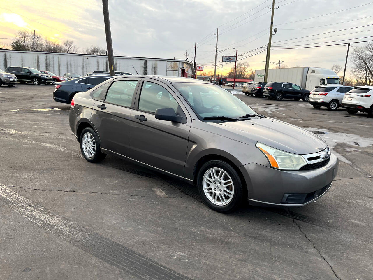 Ford Focus SE Sedan 2011