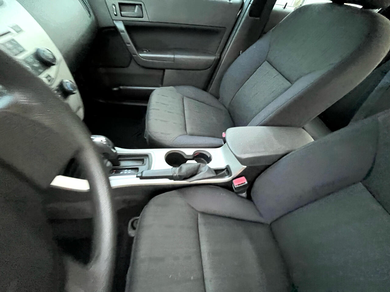 Ford Focus SE Sedan 2011