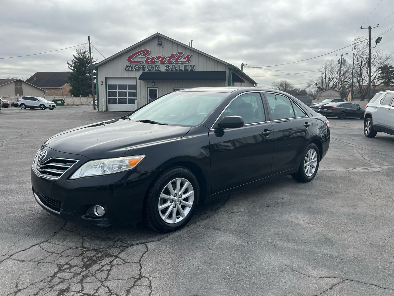 Toyota Camry Base 6-Spd AT 2011