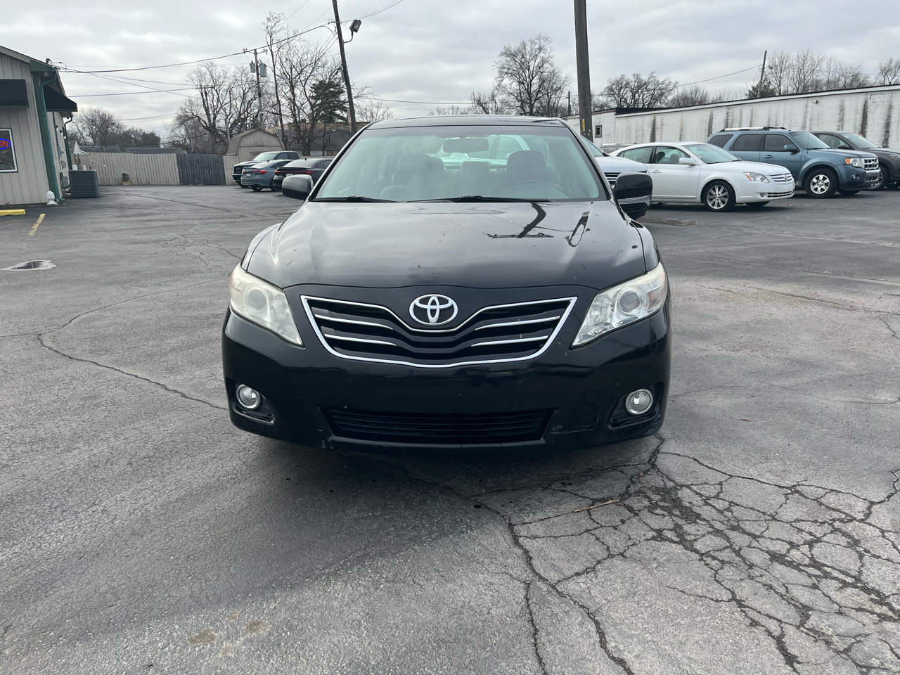 Toyota Camry Base 6-Spd AT 2011