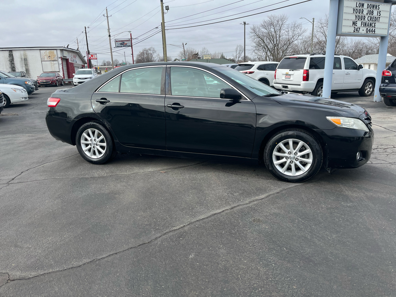 Toyota Camry Base 6-Spd AT 2011