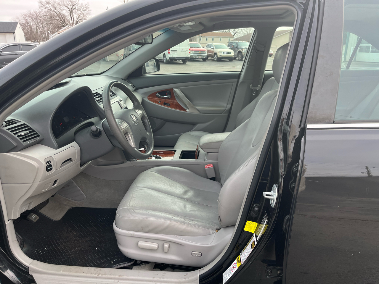 Toyota Camry Base 6-Spd AT 2011