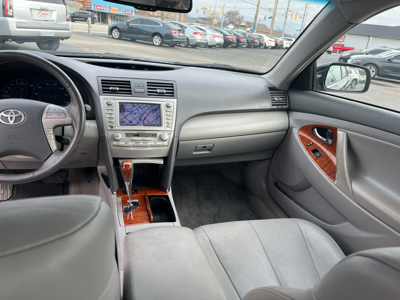 Toyota Camry Base 6-Spd AT 2011