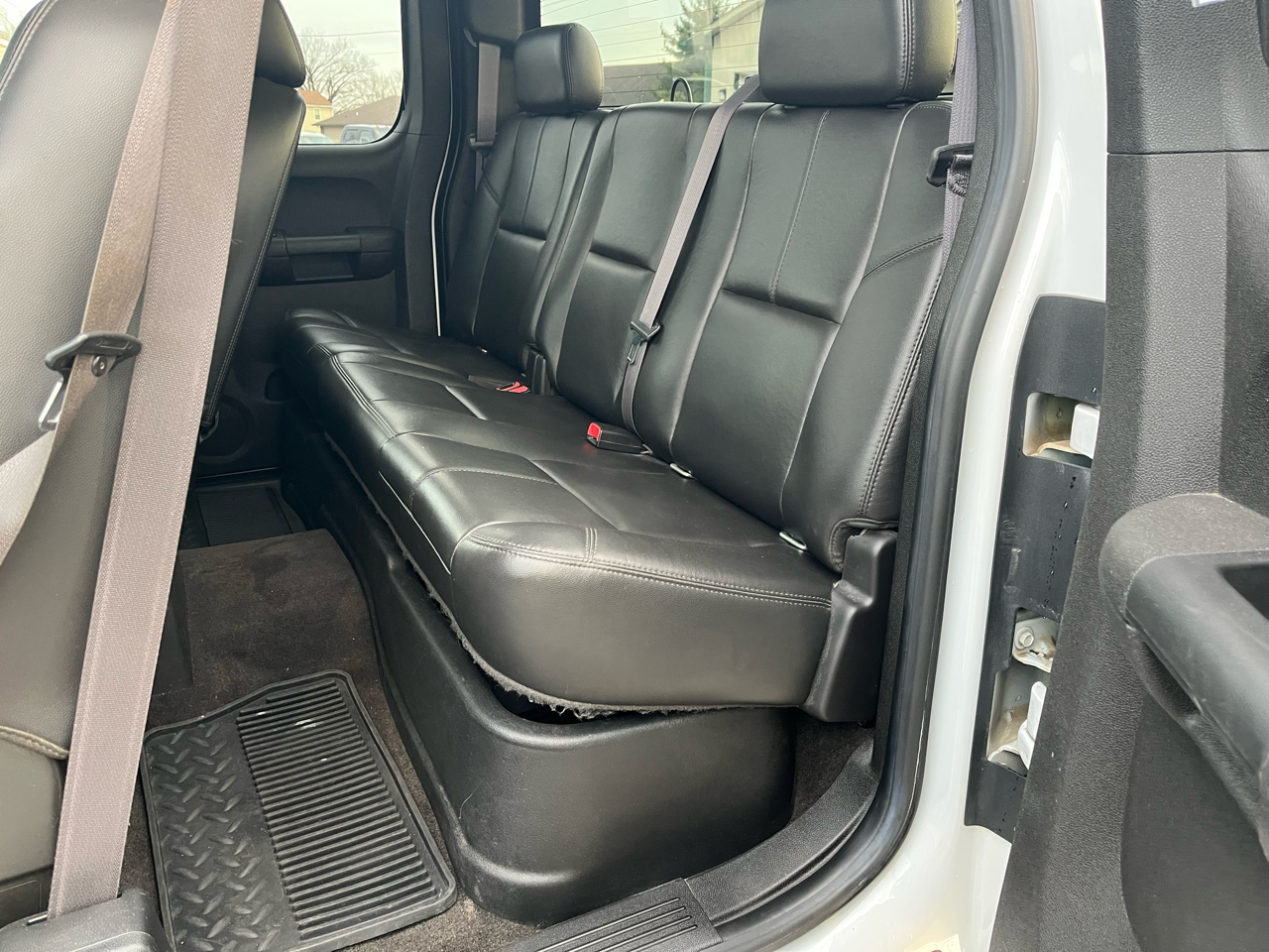 Chevrolet Silverado 1500 LT Ext. Cab Long Box 4WD 2011