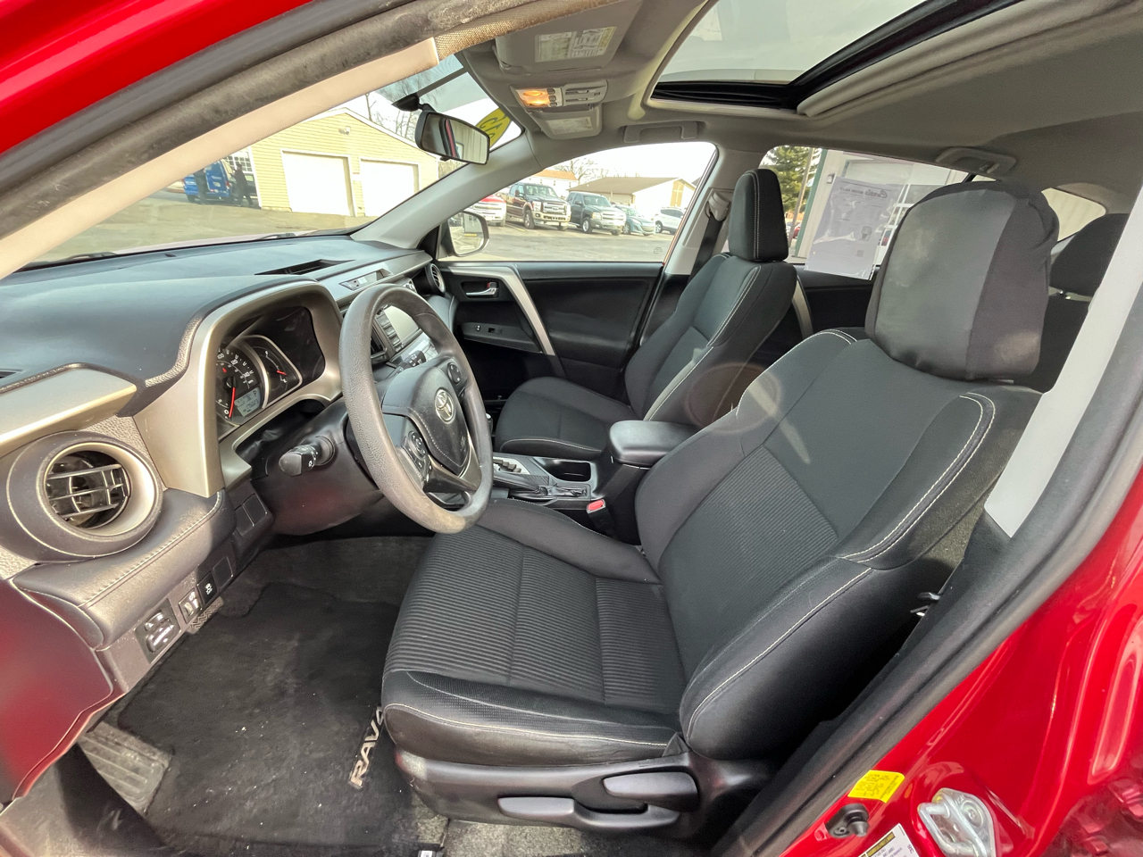 Toyota RAV4 XLE FWD 2015