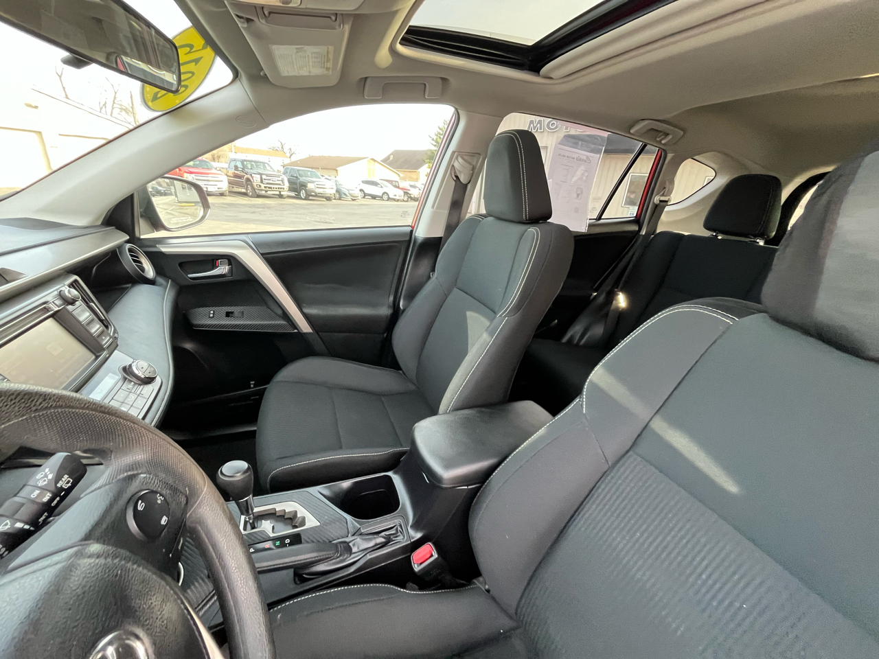 Toyota RAV4 XLE FWD 2015