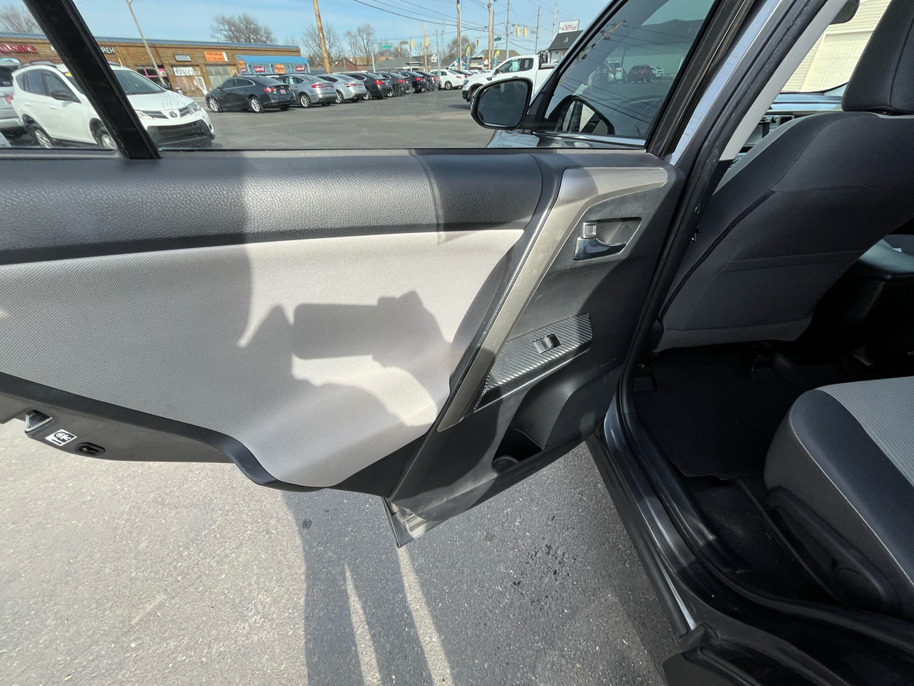 Toyota RAV4 XLE FWD 2014