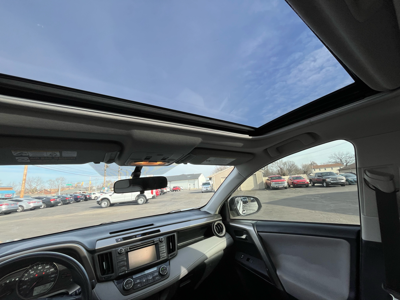 Toyota RAV4 XLE FWD 2014