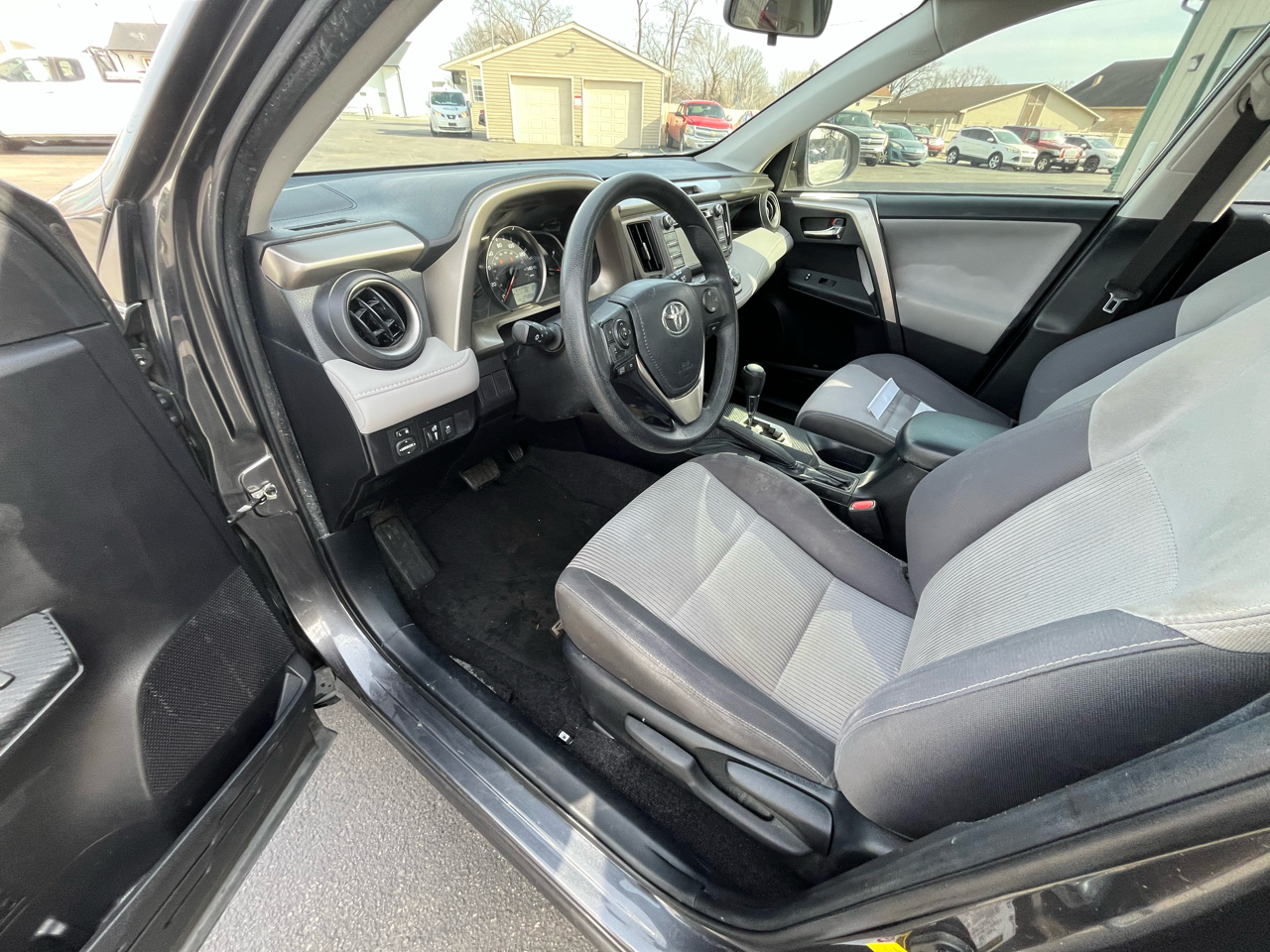 Toyota RAV4 XLE FWD 2014