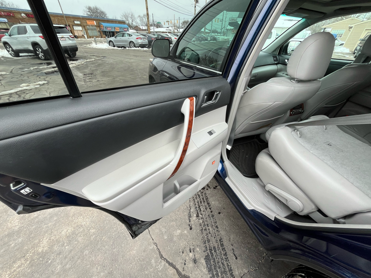 Toyota Highlander Limited 2WD 2013