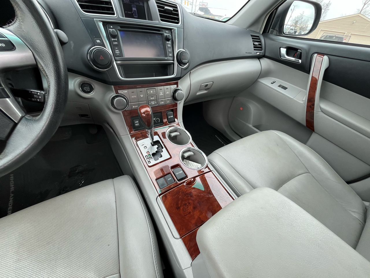 Toyota Highlander Limited 2WD 2013