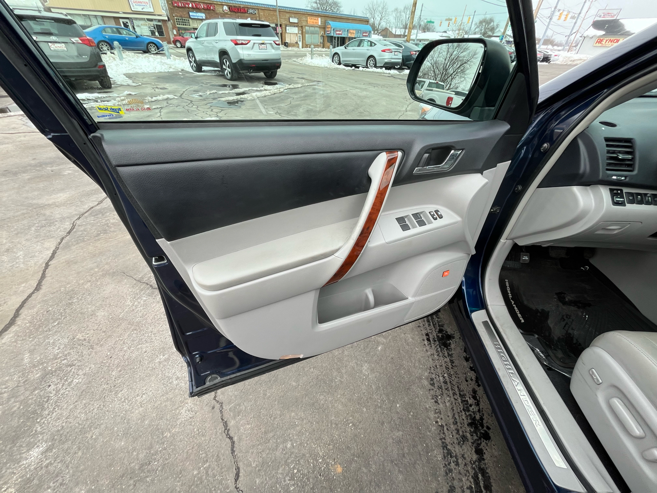 Toyota Highlander Limited 2WD 2013