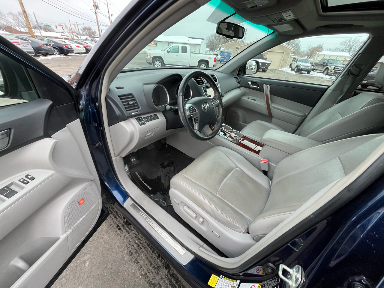 Toyota Highlander Limited 2WD 2013