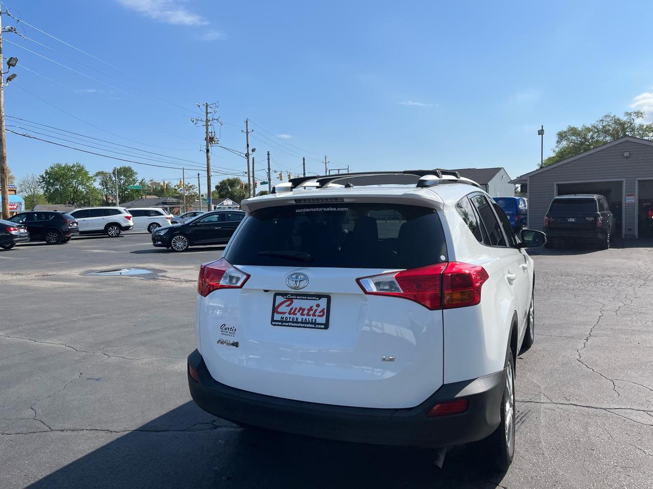 Toyota RAV4 LE FWD 2015