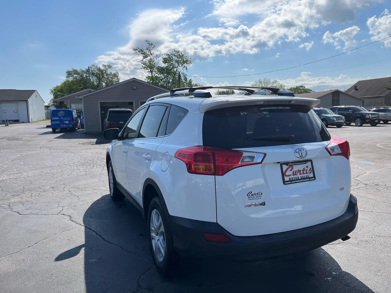 Toyota RAV4 LE FWD 2015