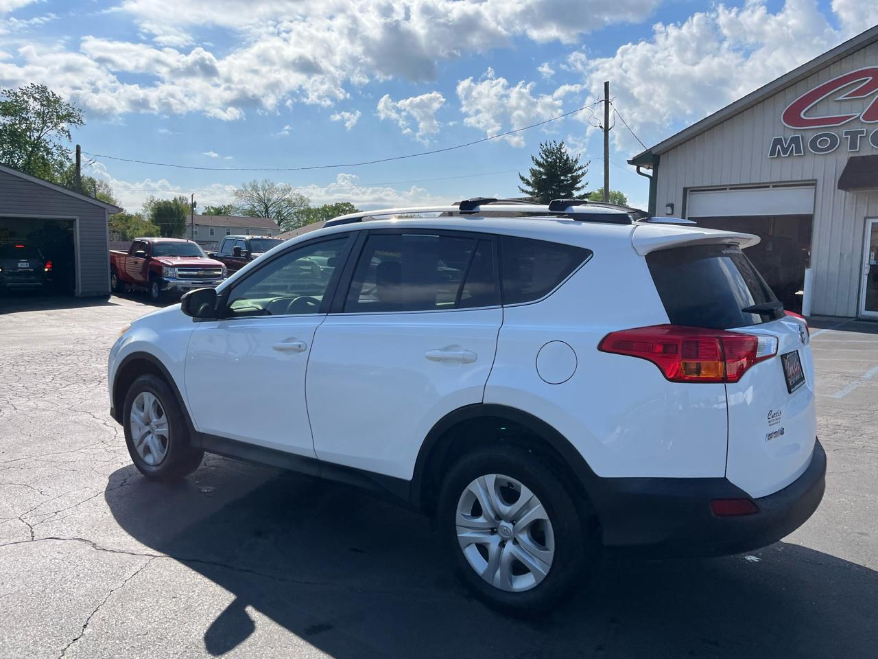 Toyota RAV4 LE FWD 2015