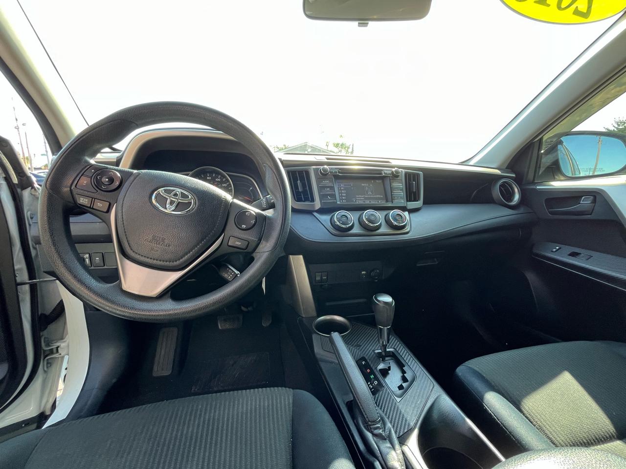 Toyota RAV4 LE FWD 2015