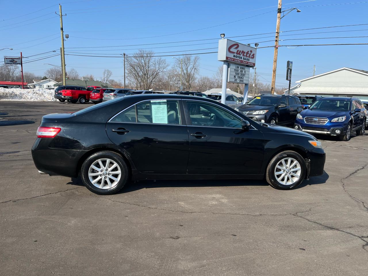 Toyota Camry Base 6-Spd AT 2011