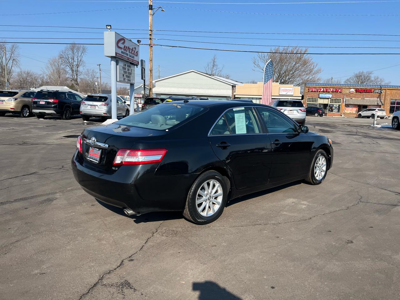 Toyota Camry Base 6-Spd AT 2011