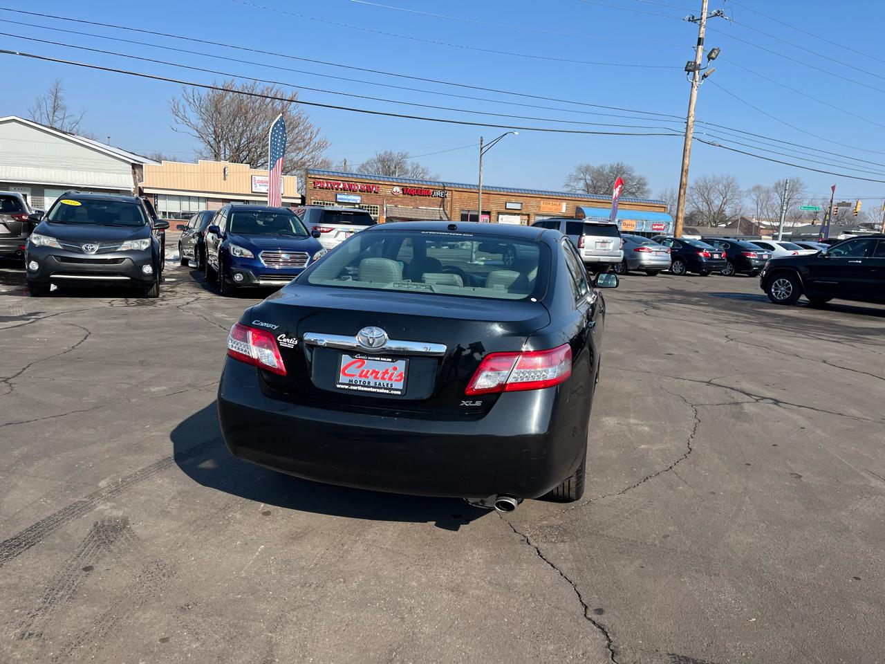 Toyota Camry Base 6-Spd AT 2011