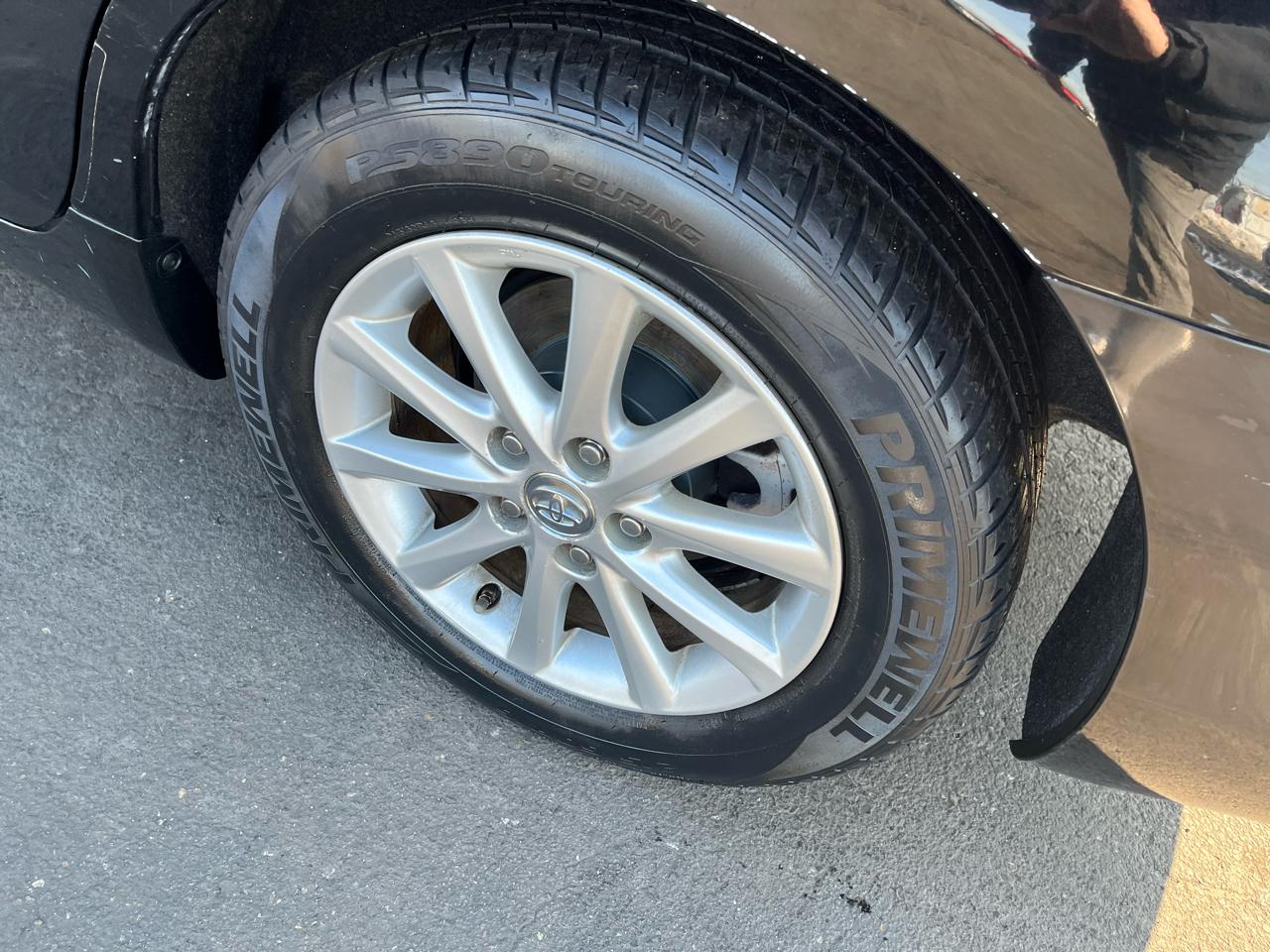 Toyota Camry Base 6-Spd AT 2011