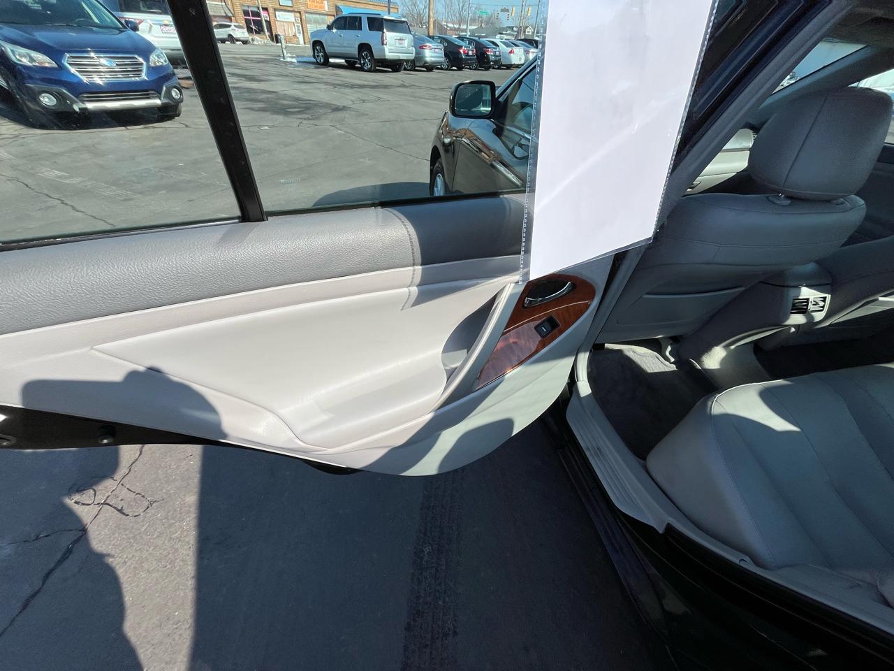 Toyota Camry Base 6-Spd AT 2011