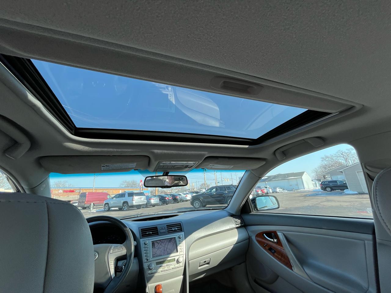 Toyota Camry Base 6-Spd AT 2011