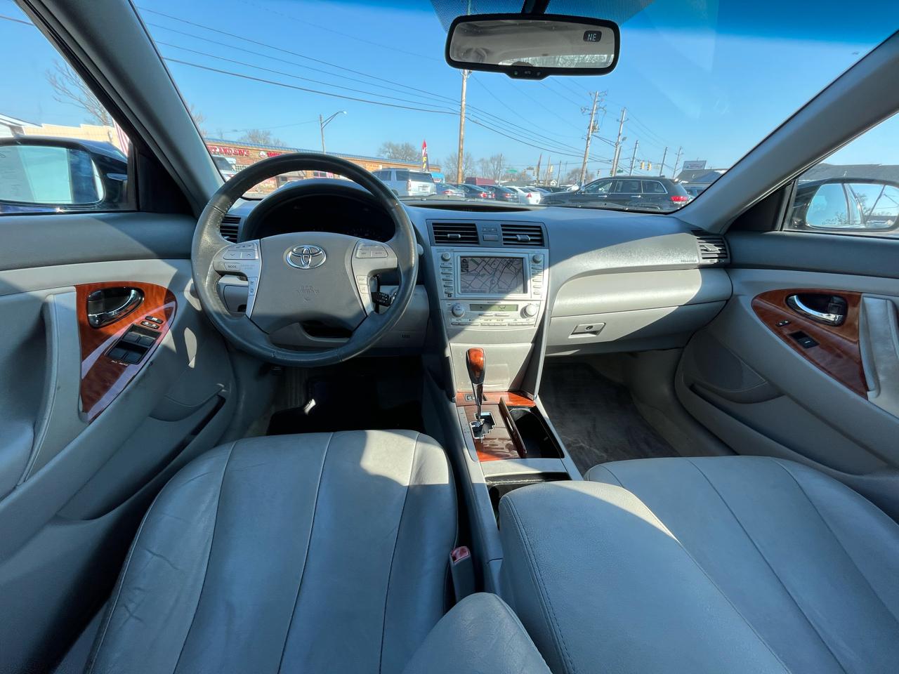 Toyota Camry Base 6-Spd AT 2011