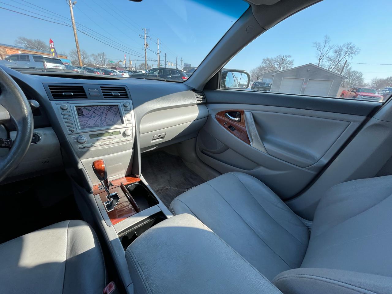 Toyota Camry Base 6-Spd AT 2011