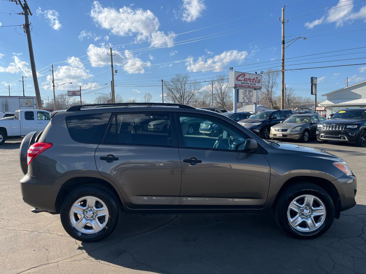 Toyota RAV4 Base I4 4WD 2011